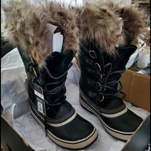 Sorel Boots NWT in box
